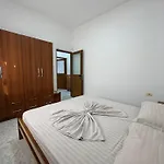 Guest house Holiday Rooms *