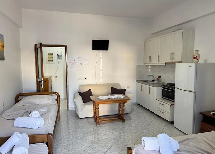 Holiday Rooms *