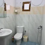 Holiday Rooms ゲストハウス