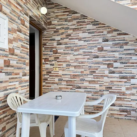 Holiday Rooms * קסאמיל