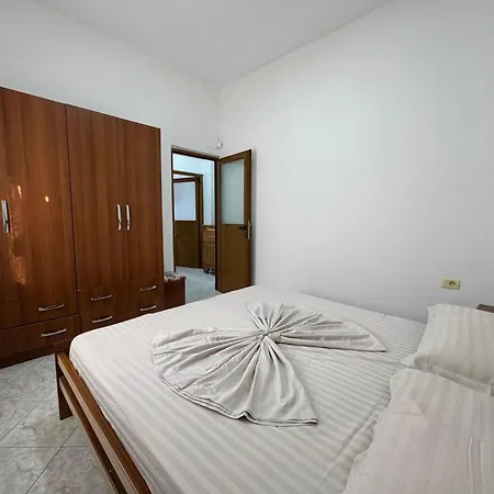 בית הארחה Holiday Rooms *